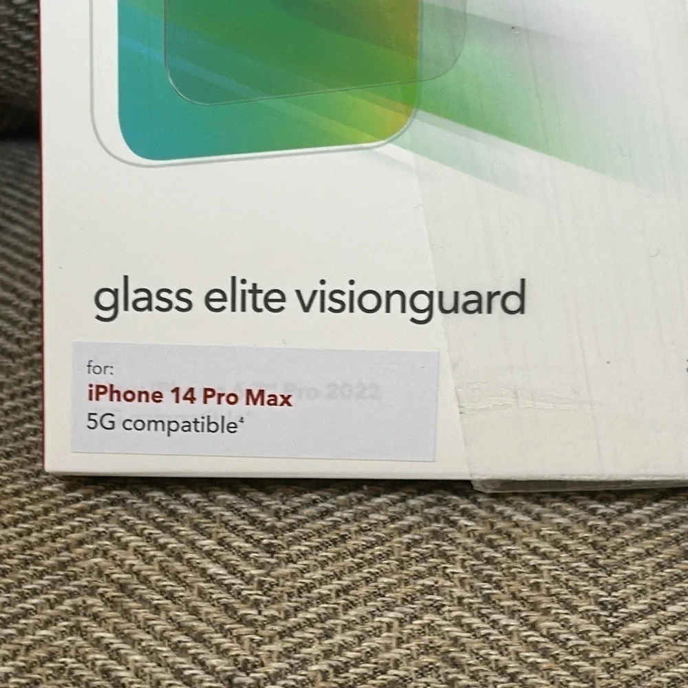 NWT Zagg Invisible Shield Glass Elite Visionguard iPhone 14 ProMax Screen